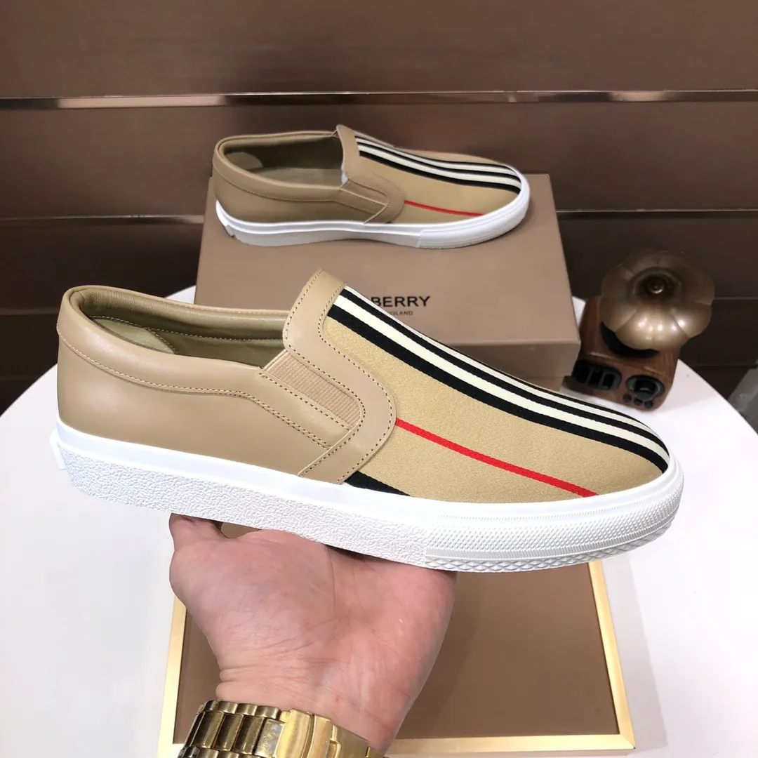 Men's shoes 💰480💰 [Burberry] (cowhide lining) classic low-top sneakers｜Imported cowhide with classic plaid fabric｜Cowhide lining｜Original outsole｜Fine workmanship and comfortable to wear Size: 38-44 (customized at 45)